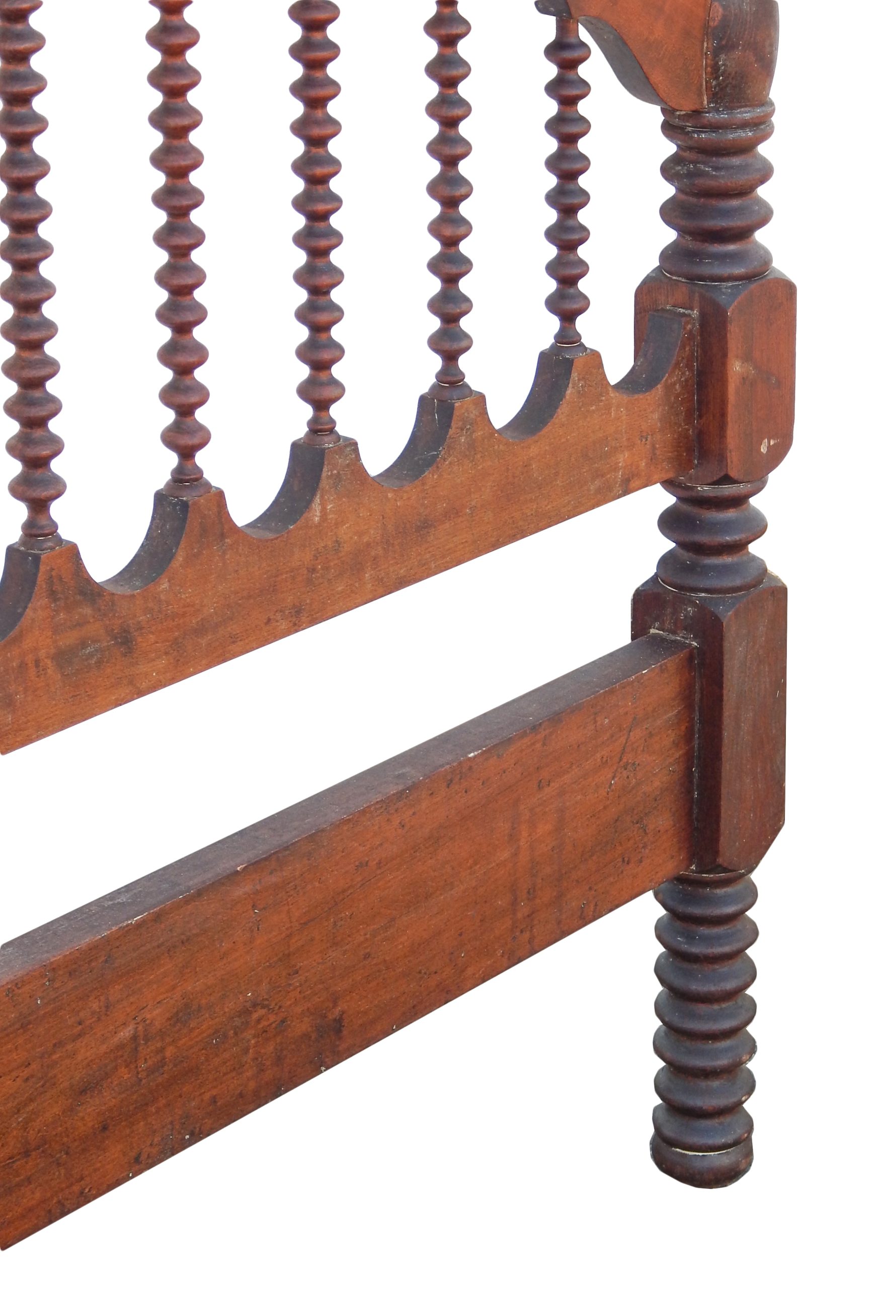 Gothic Style Bobbin Bed - Image 10