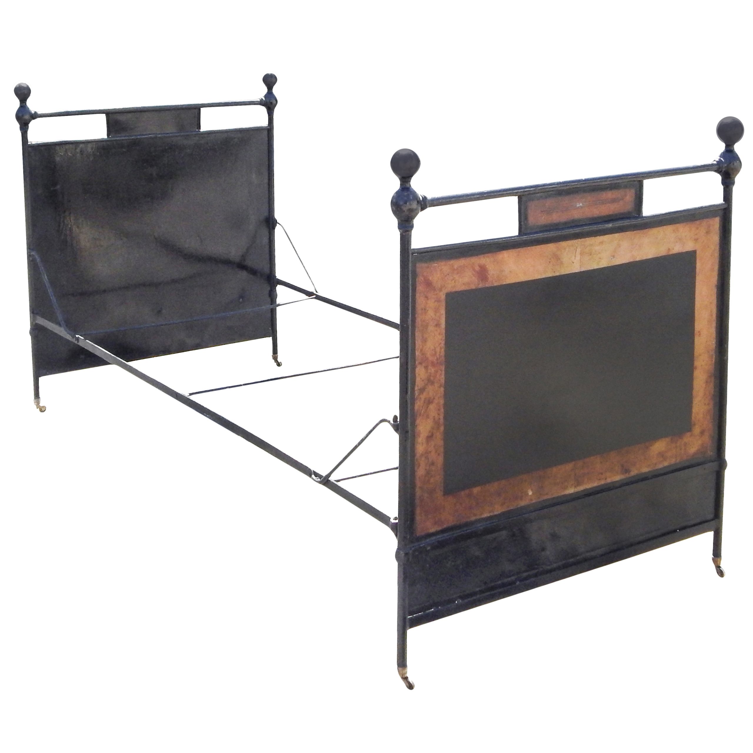 Black Iron Day Bed