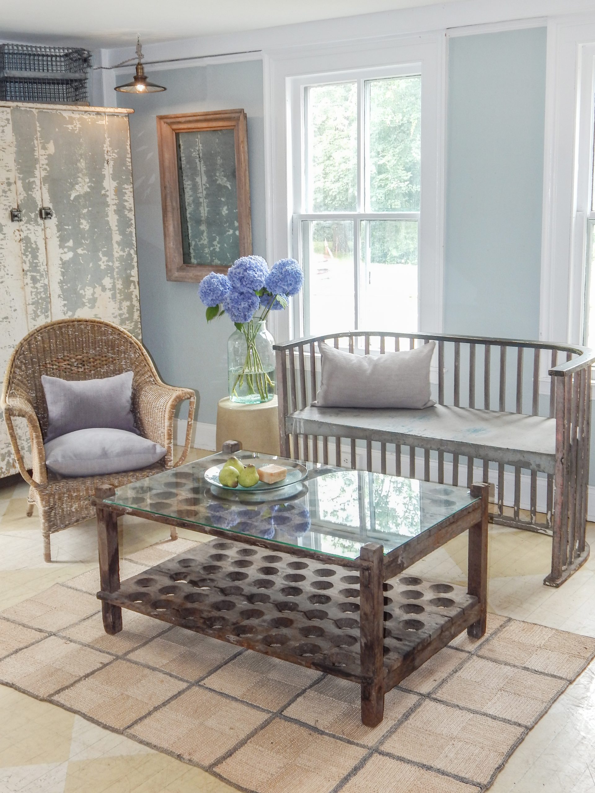 Curved Wood Settee Bench  - Image 2