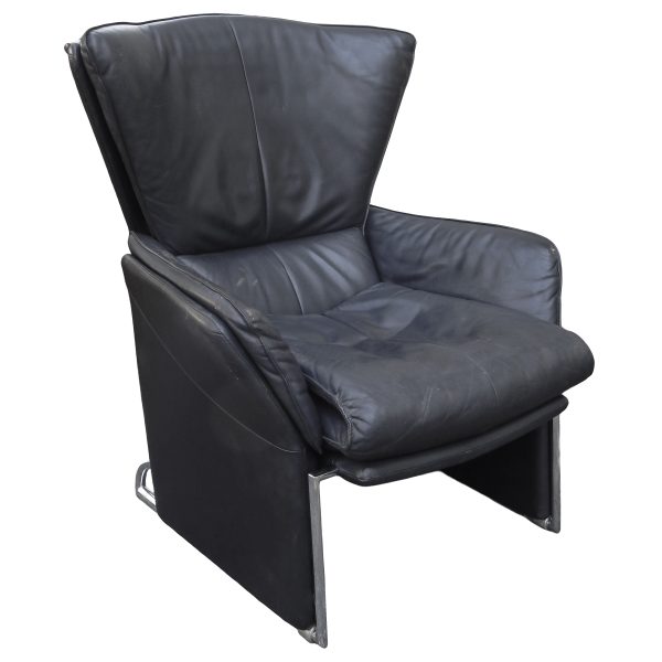 The Unus Armchair